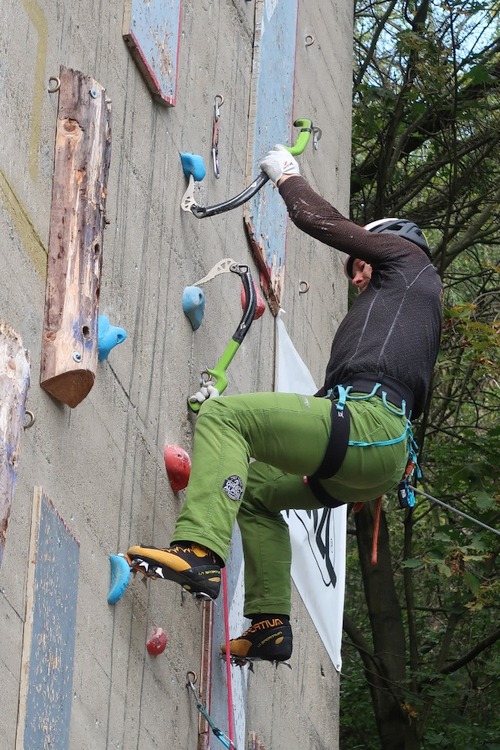 Drytooling - sobotní trénink na pilíři u Brna 9 Drytooling - sobotní trénink na pilíři u Brna 9