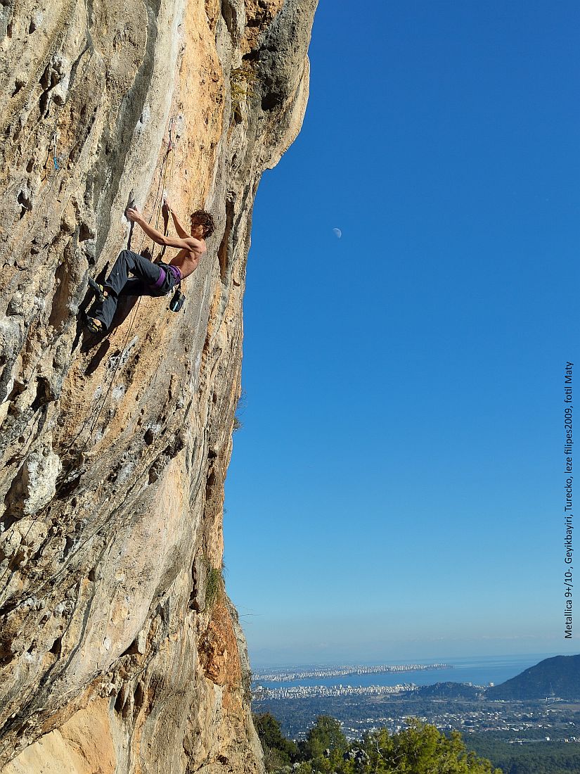 Kliknut�m zav�ete okno.