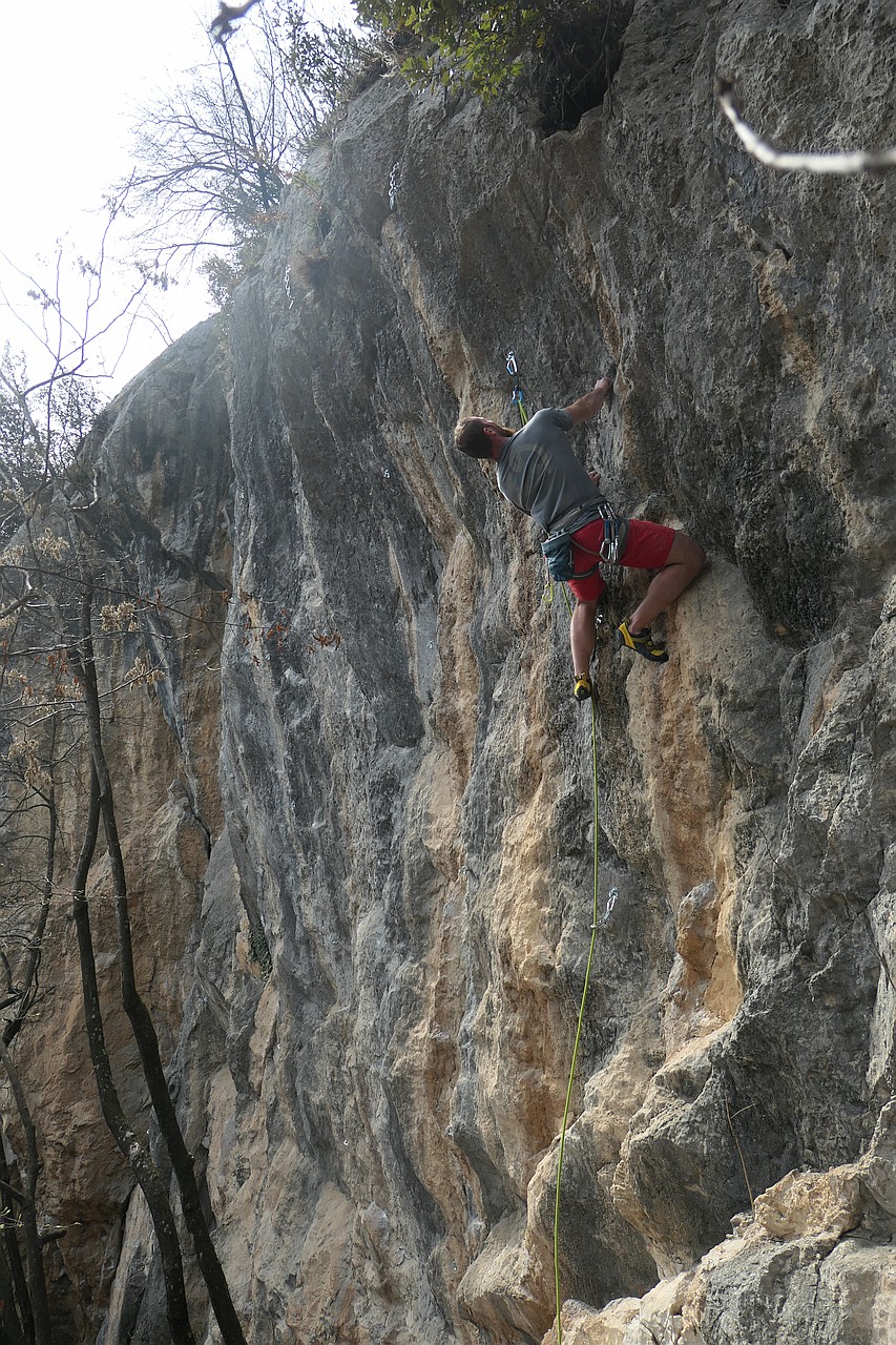 Kliknut�m zav�ete okno.