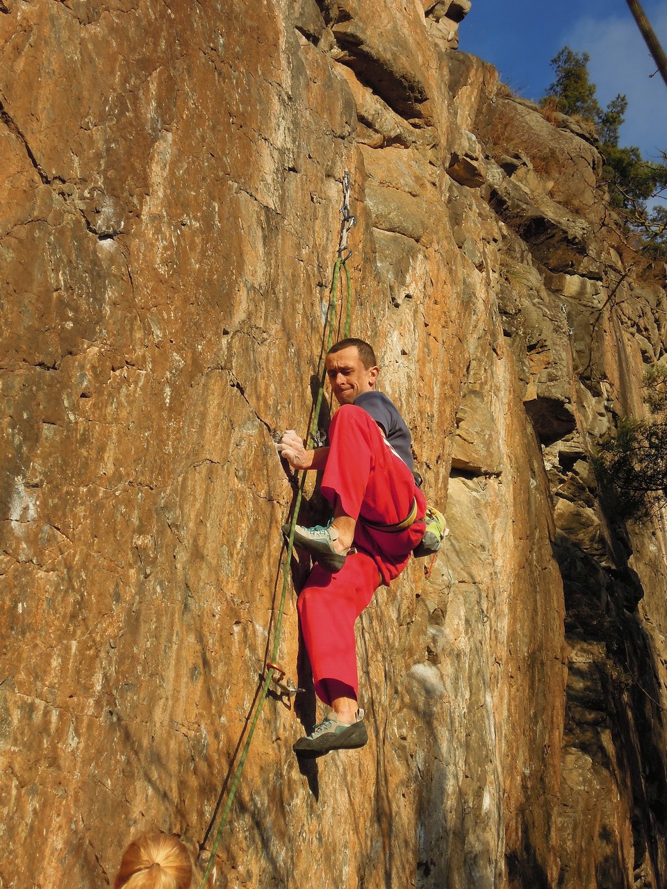 Kliknut�m zav�ete okno.