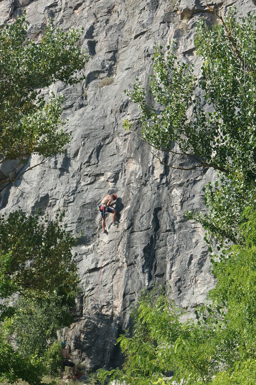 Kliknut�m zav�ete okno.