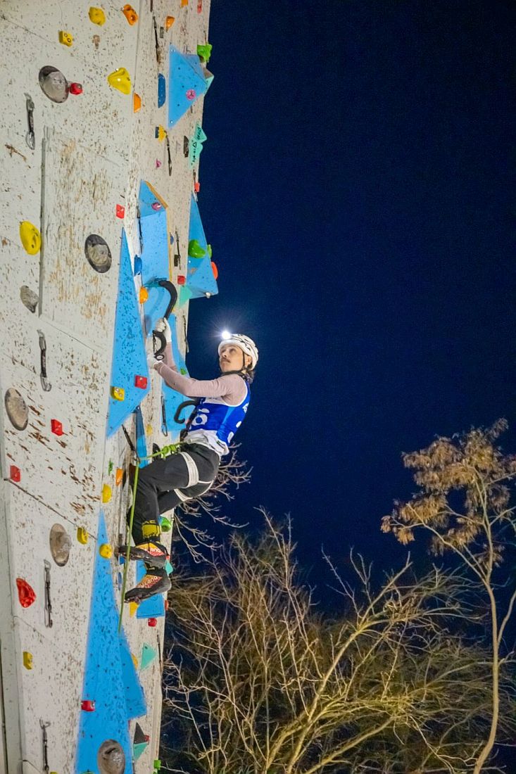 Kliknut�m zav�ete okno.